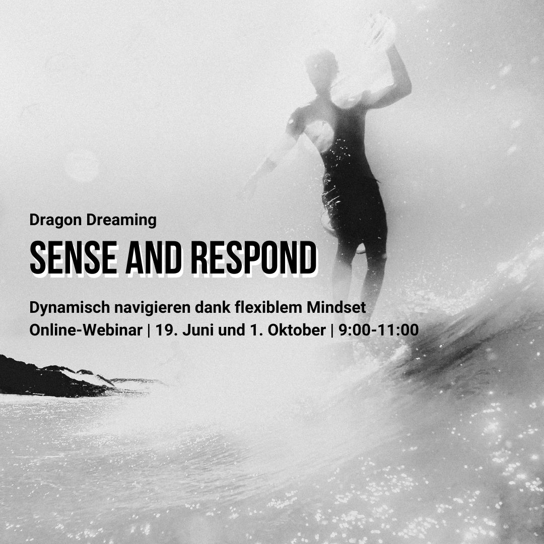 Flyer Sense & Respond: Foto in S/W, das leicht verschwommen eine: Surfer:in in der Welle zeigt, sich auf dem Brett ausbalancierend, sanft dahingleitend, das Wasser glitzert, es spritzt nur ein wenig Gischt hoch